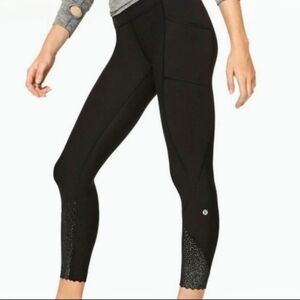 lululemon tight stuff tights in black. Size 6. *Free Shipping*